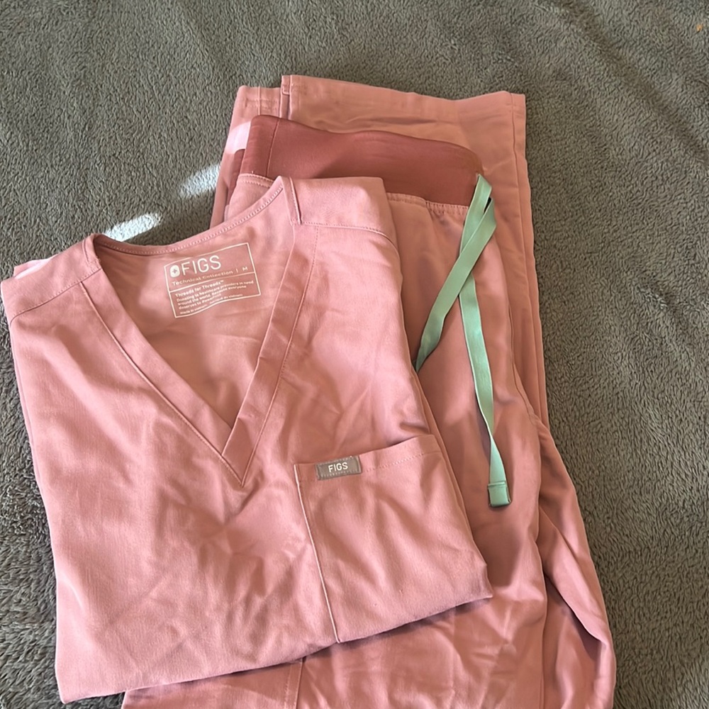 Medium pink figs set